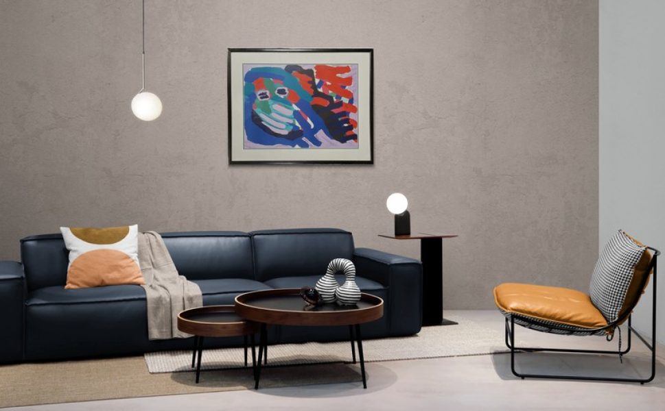 Karel Appel in livingroom